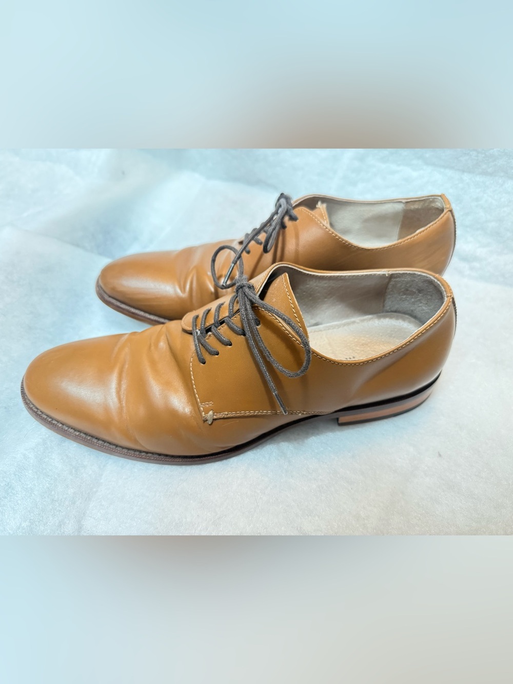 Banana Republic Men's Tan Leather Derby Shoes
